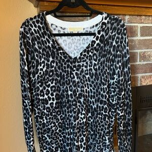 MICHAEL Michael Kors Black & White Leopard V-Neck Knit Top